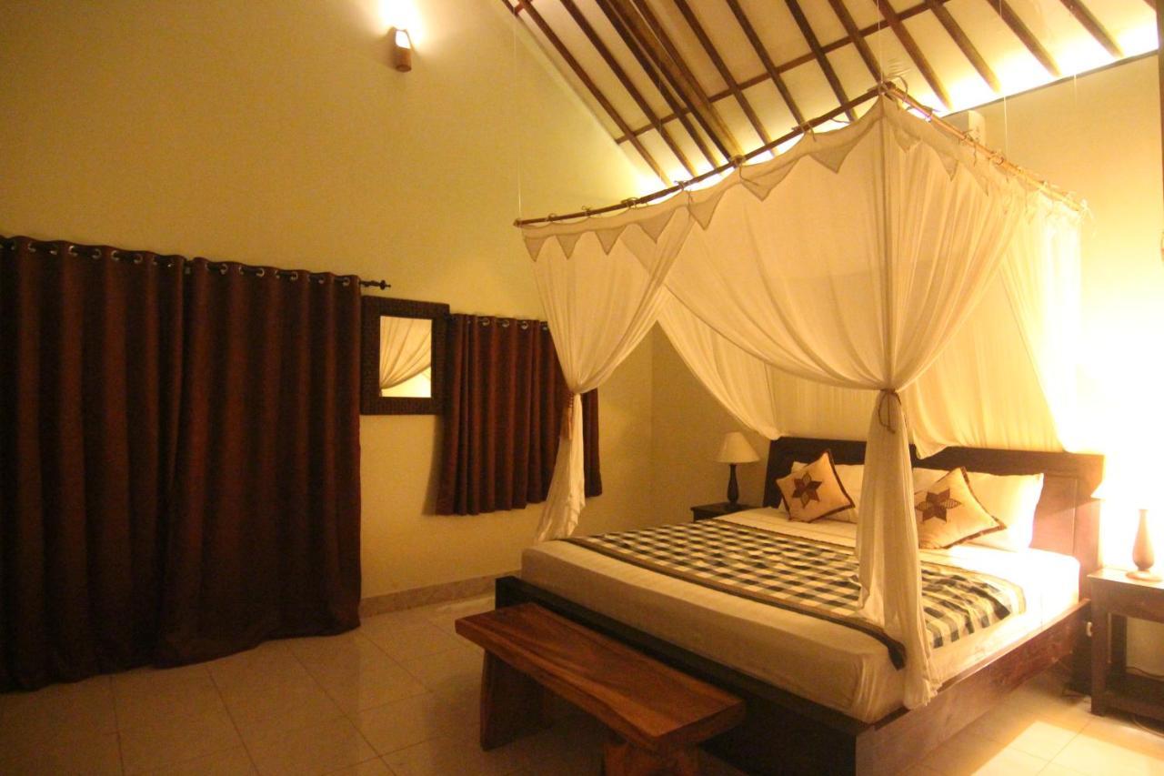 Batu Ampar Menjangan Hotel Banyuwedang Luaran gambar