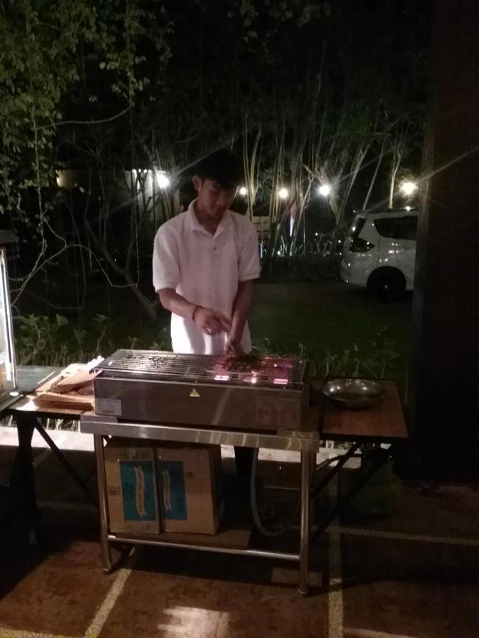 Batu Ampar Menjangan Hotel Banyuwedang Luaran gambar