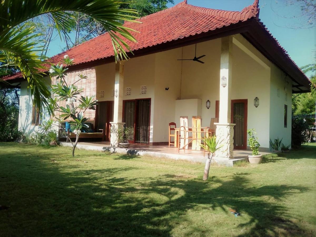 Batu Ampar Menjangan Hotel Banyuwedang Bilik gambar