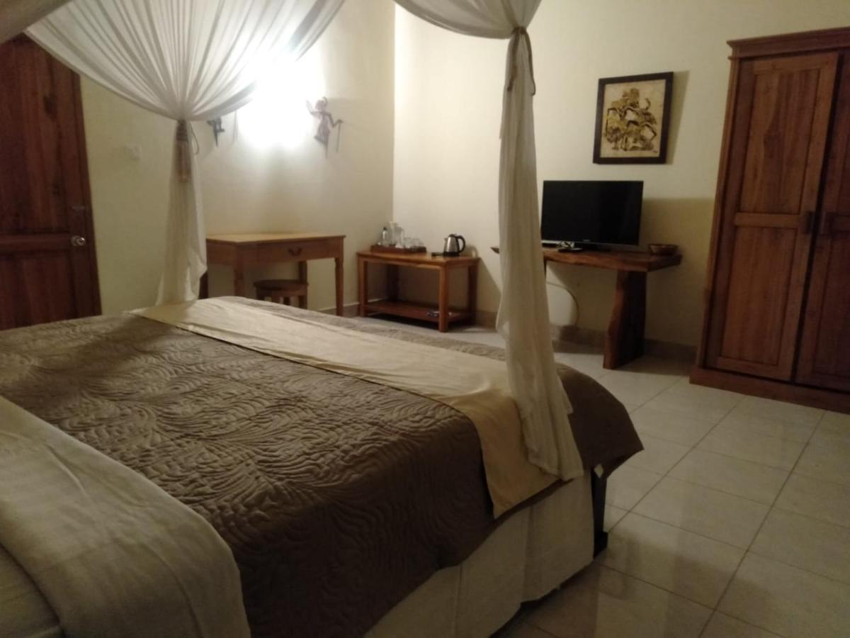 Batu Ampar Menjangan Hotel Banyuwedang Luaran gambar