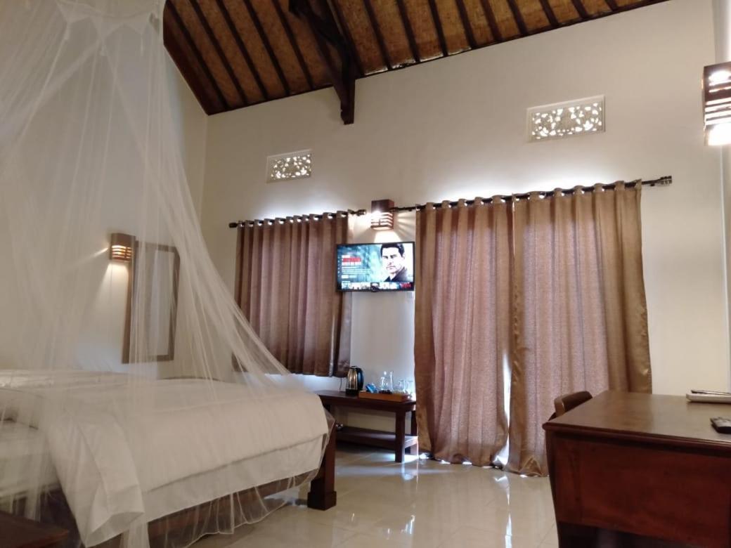 Batu Ampar Menjangan Hotel Banyuwedang Luaran gambar