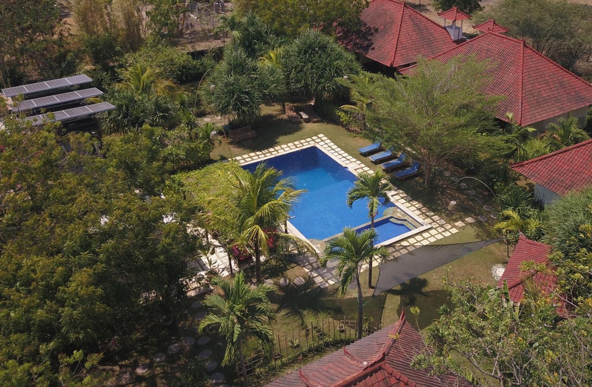 Batu Ampar Menjangan Hotel Banyuwedang Luaran gambar