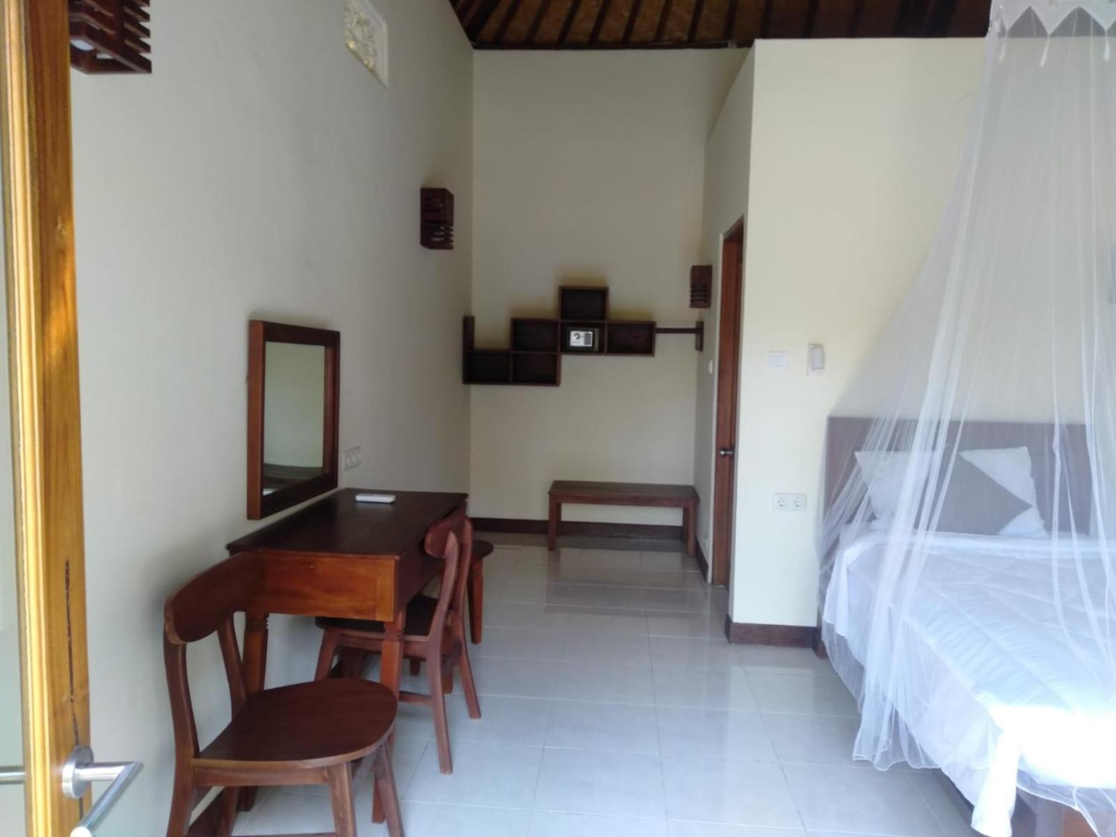 Batu Ampar Menjangan Hotel Banyuwedang Luaran gambar