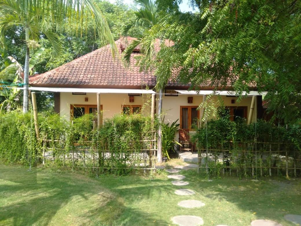 Batu Ampar Menjangan Hotel Banyuwedang Luaran gambar