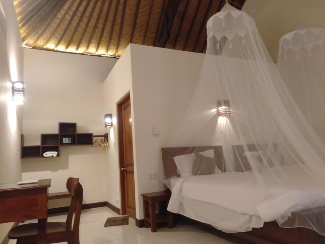 Batu Ampar Menjangan Hotel Banyuwedang Luaran gambar